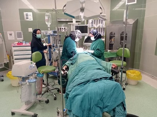 انجام اولین عمل جراحی زیبایی بینی  در بیمارستان ولیعصر (عج) انار 